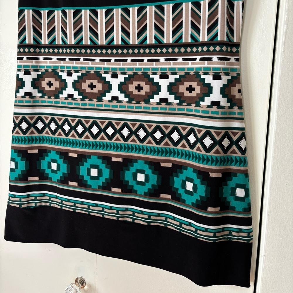 🎉4/30$🎉 Tribal Print Tunic Tank – Size Large (Ptp 19 stretch to 26) - Picture 3 of 4